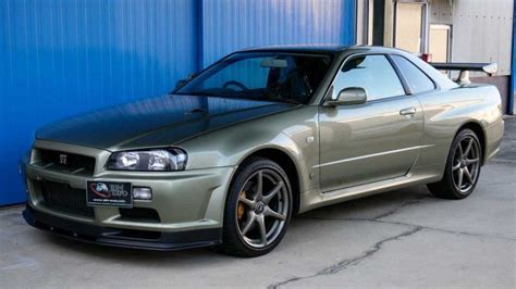 225-mile R34 Nissan Skyline GT-R V-Spec II Nur for sale
