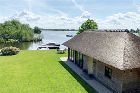 Exclusive Guesthouse Waterfront Lodge - Guest houses for Rent in ...