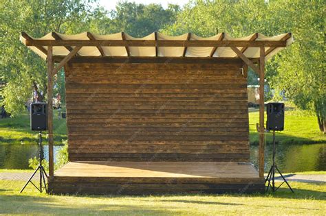 Small Outdoor Stage Design