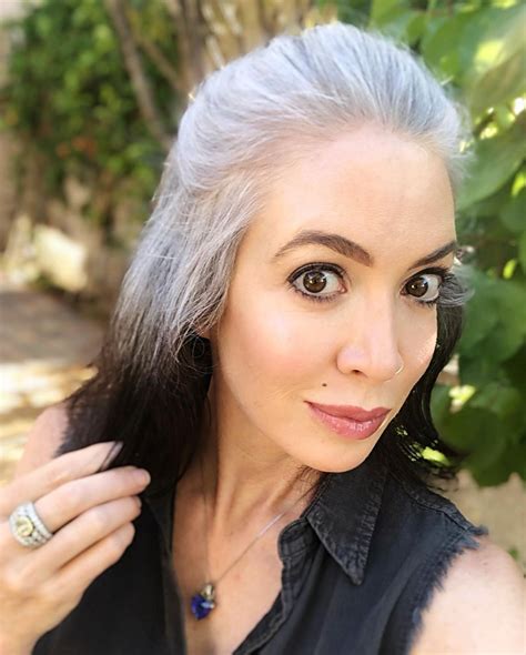 List 96+ Pictures Growing Out Gray Hair Transition Pictures Stunning