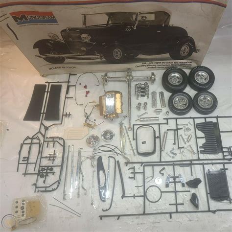 Vintage Monogram 1932 Ford Roadster Street Rod 1/8th Scale Model Kit #2602 | #3902385578
