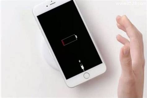 iPhone苹果手机充电充不进去无法充电的解决方法_悟途网