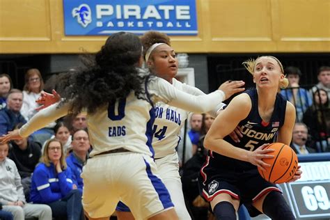 Paige Bueckers passes Diana Taurasi on UConn's scoring list