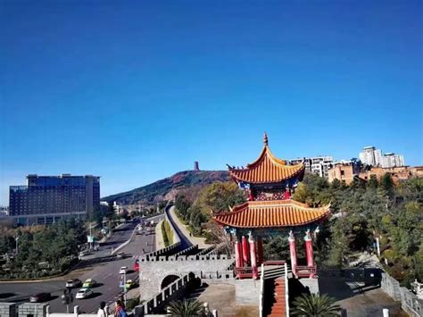 曲靖被定位为云南省副中心城市，对普通民众意味着什么？_腾讯新闻