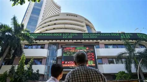 Sensex, Nifty extend losses on Covid, inflation worries - India Today