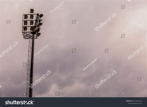 Sportsfield Lights 的图像结果