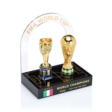 FIFA World Cup Trophy 的图像结果