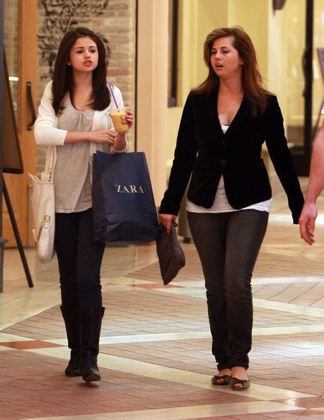 qetupa: pictures of selena gomez sister