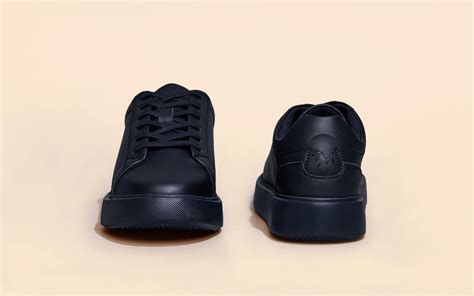 Buy Classic Solid Sneakers for Men Online | 40% Off | Neemans