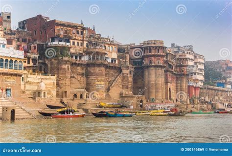 Historic Buildings at the Ganga Mahal Ghat of Varanasi Editorial Stock Image - Image of religion ...