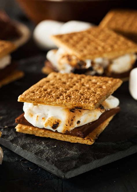 How to Make Campfire S'mores: Classic Recipe (Plus 6 Delicious ...