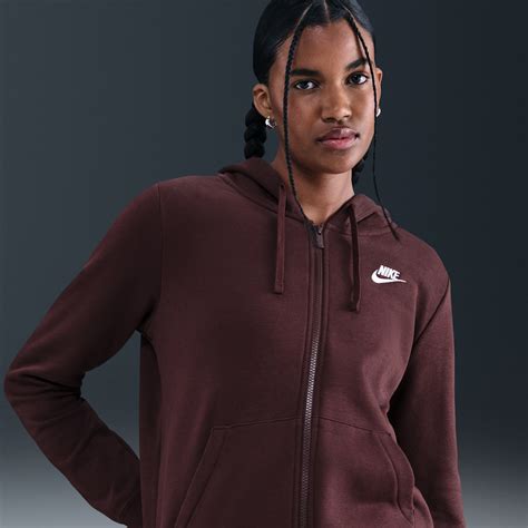 Red Full Zip Club Fleece. Nike.com