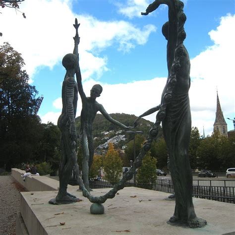 KINDER-REIGEN SCULPTURE (2026) All You Need to Know BEFORE You Go (with ...