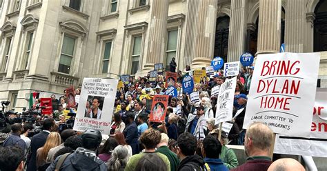 Mayor Adams challenges Trump on ICE arrest of Bronx student - Chalkbeat