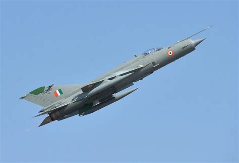 MiG-21 fighter jet of IAF crashes in Rajasthan, no loss of life