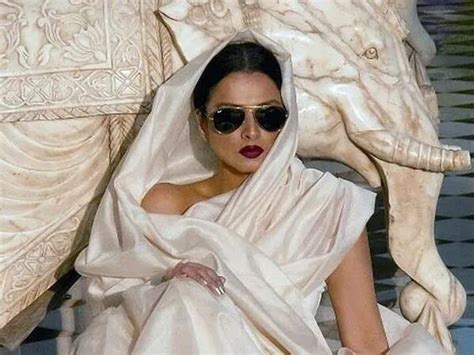 Every time Rekha and her fashion looks cemented her title as 'the diva'