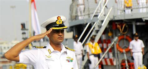 Indian Navy Officer Risks His Life To Save A Drowning Man Proving That ...