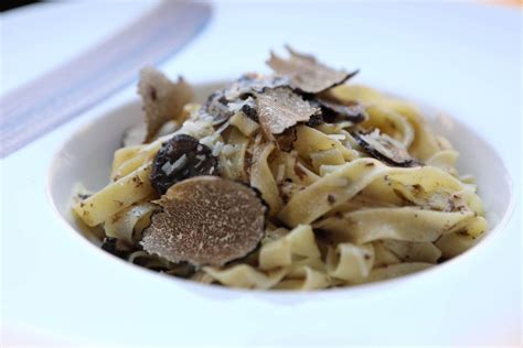 What Is a Truffle and What Does Truffle Taste Like?