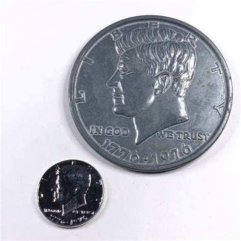 1976 Platinum Layered US Bicentennial Kennedy Half Dollar Plus 3" Metal ...