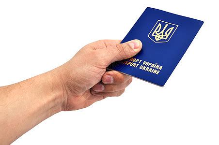 乌克兰威胁将制裁俄护照签发者 俄回应:继续签发!_手机新浪网