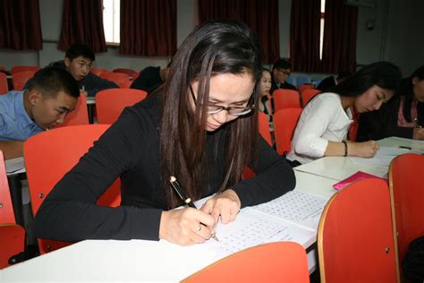 我校46名留学生比拼汉字硬笔书法-内蒙古师范大学新闻网
