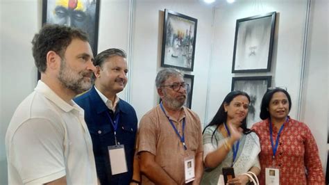 Rahul Gandhi visits Speaking Art Fest, indulges in artistic portraits ...
