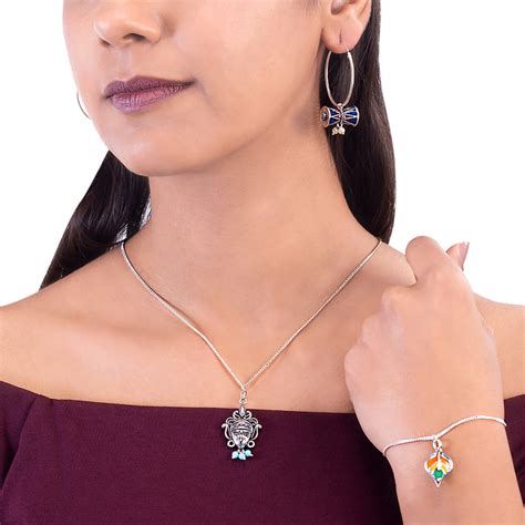 Traditional Motifs Popular Mixed Combo – VOYLLA