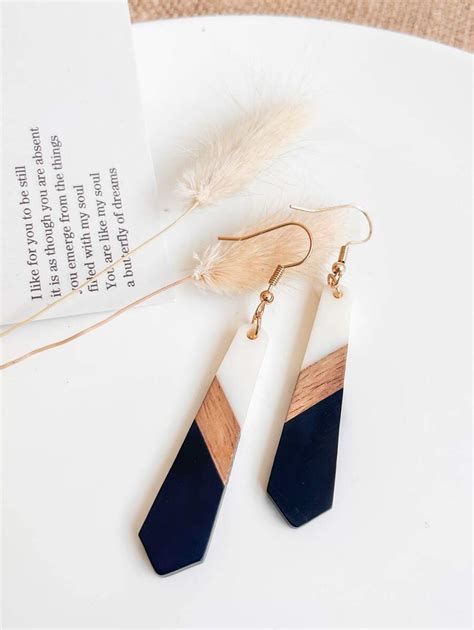 2pcs Wooden Geometric Drop Earrings | SHEIN USA