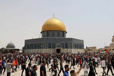 Israeli police allow Jews to visit flashpoint Jerusalem site - Times of ...