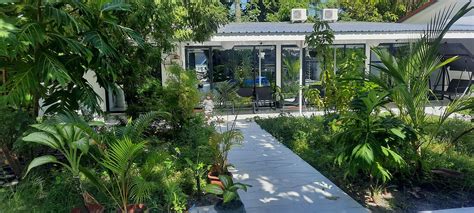 OCEANA INN MALDIVES (Kudahuvadhoo Island) - Inn Reviews, Photos, Rate ...