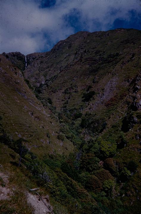 Waterfall Side View 的图像结果