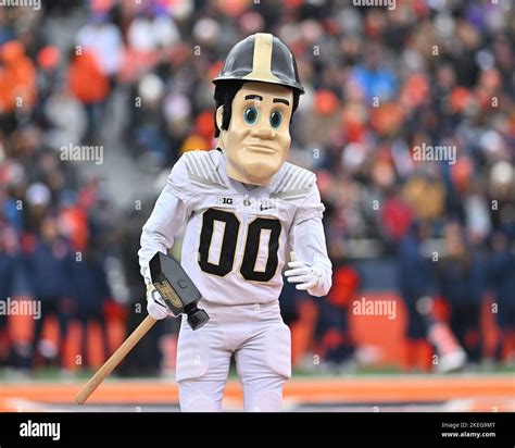 Champaign, Illinois, USA. 12th Nov, 2022. Purdue's mascot Pete in ...