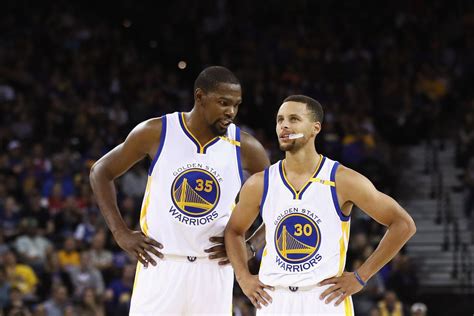 MLDSPOT | Kemenangan Mudah Sang Juara NBA 2017, Golden State Warriors