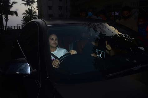 Himanshi Khurana and Asim Riaz enjoy a late night drive in the city ...