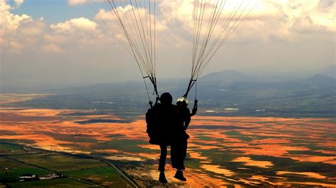 Manali: Paragliding Harness Breaks Mid-Air, Woman Tourist Falls To ...