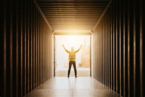 Unloading Containers Manually 的图像结果