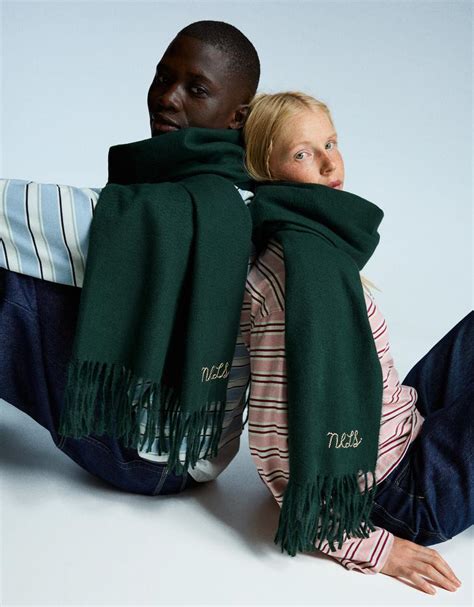 Embroidered scarf - Men | Bershka