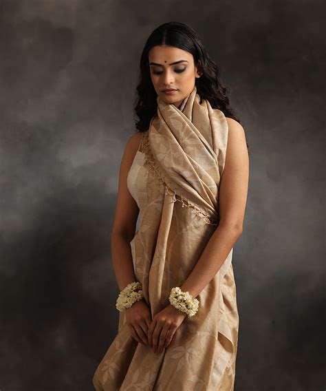 Beige Handloom Pure Tussar Dhakai Jamdani Saree With Offwhite Floral B ...