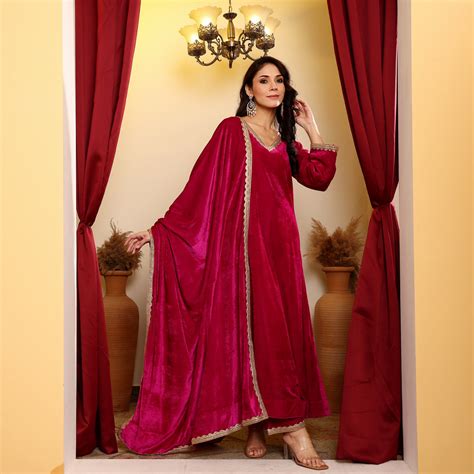 Zarin Velvet Set – Kameez.co