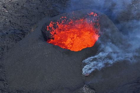 Fire and heat: In photos this week