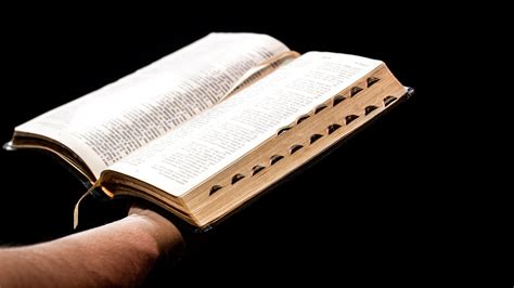 Quién Es Dios Según La Biblia Católica? – TVYM