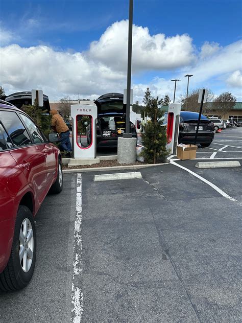 Tesla prepares more Superchargers for Magic Dock installation