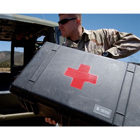 Pelican 1650 Large Case w/ TrekPak Kit Black,28.57" x 17.52" x 10.65 ...