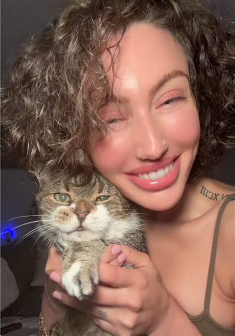 franncchii (@franncchii) - Urlebird