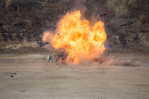 Exploding Target Car 的图像结果