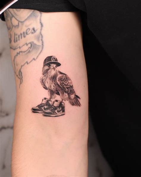 41 Stunning Hawk Tattoos That Capture the Majesty of Nature - Sacred Joanne