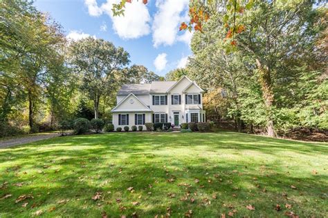 47 Fieldstone Ln, Saunderstown, RI 02874 | Homes.com