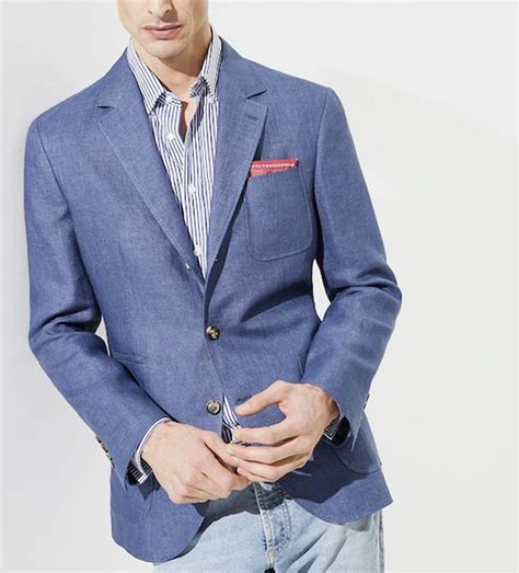 Ayushmann Khurrana's lightweight blazer is the way to go for your next ...