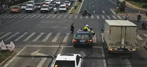 一段“台州警车霸道拦路”的视频火了！真相却没这么简单……-台州频道