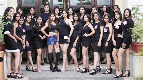 ब्यूटी पेजेंट मिस राजस्थान में रैंप पर बिखेरे जलवे, बेटियों ने भरी ...